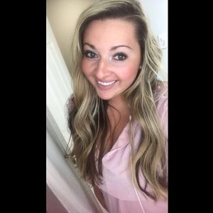 Meet your Posher, Kelli